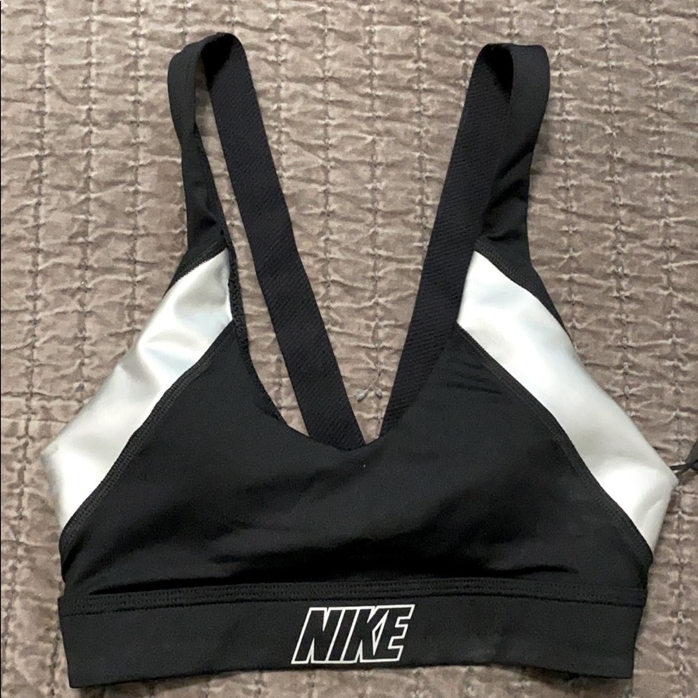 Brand new nike sports bra